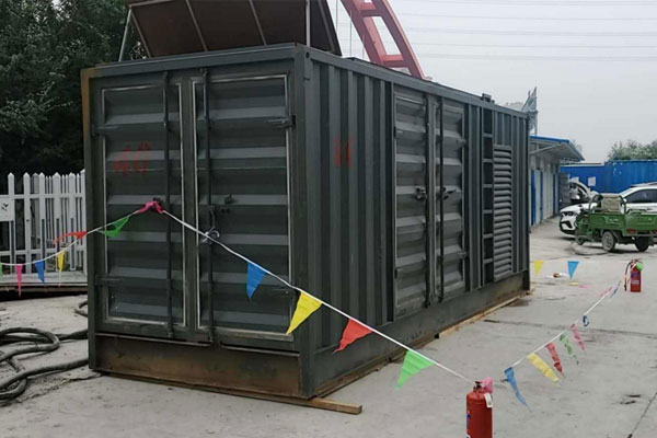喀什发电机租赁空气滤清器多久更换一次？