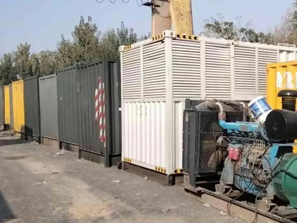 喀什200KW柴油发电机机组每小时油耗是多少?